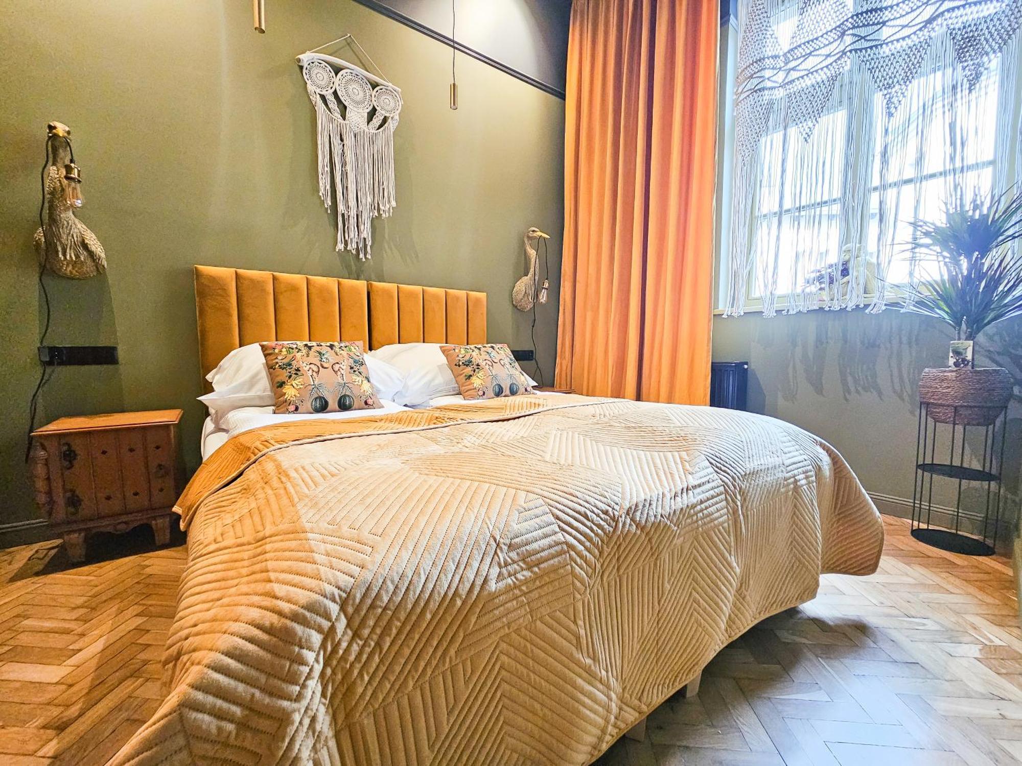 Apartament Butik Old Town - Parking
